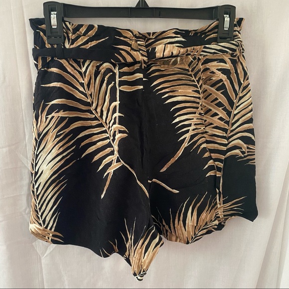 Palm leaf pattern high waist shorts - US 4 - Picture 3 of 6